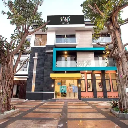 Sans Hotel Fiffa Premiere Malang