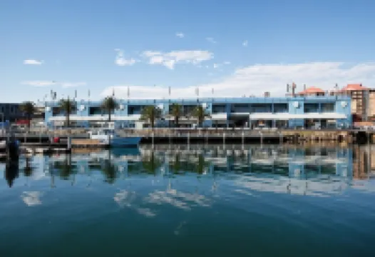 Thriving City Location, Dining Hub Near CBD