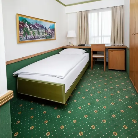 Hotel Arlette Beim Hauptbahnhof Отели рядом с достопримечательностью «Швейцарская высшая техническая школа Цюриха»