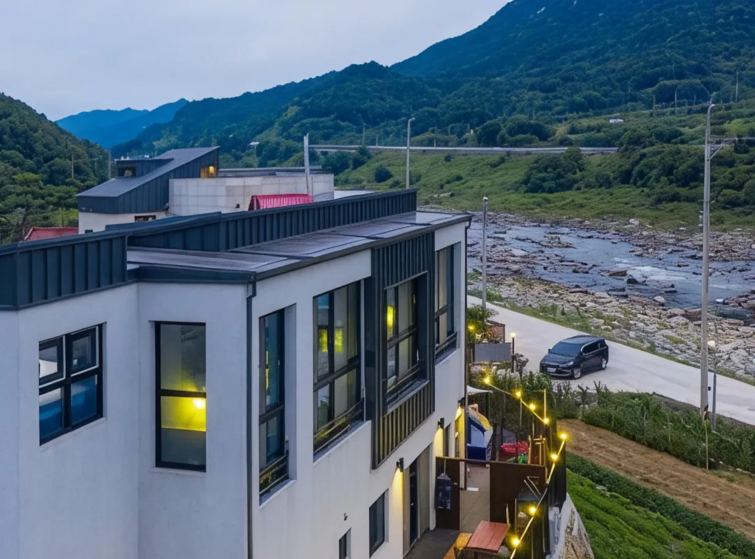 Sancheong Blue Mountain Pension - 남해읍