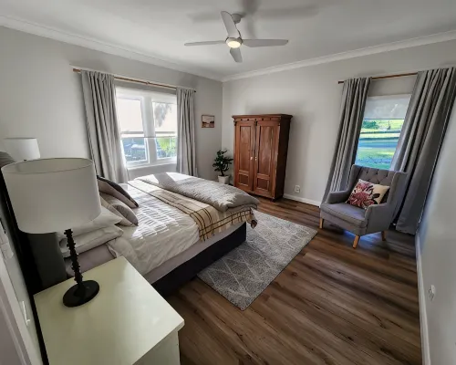 Farmstay Peppercorn Cottage.  Space to appreciate. Hotels in Gnarwarre