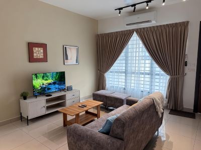 Kajang KL 10Pax Landed Home Karaoke Netflix Long Stay