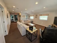 Fishermen and large groups will love this spacious building! Plenty of parking! - Boutique
