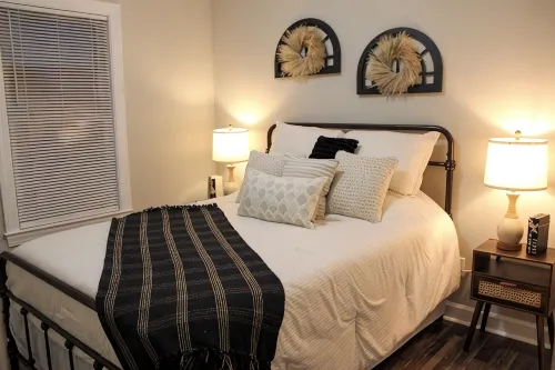 Cozy 2-bedroom house in Savannah. We welcome you!