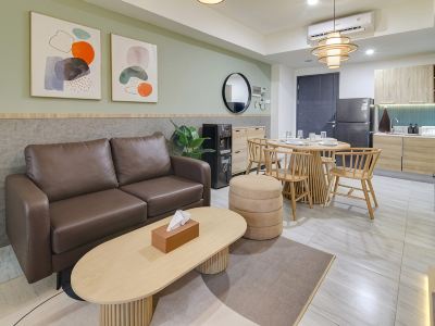 2BR Collins W/ Pool