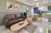 2BR Collins W/ Pool