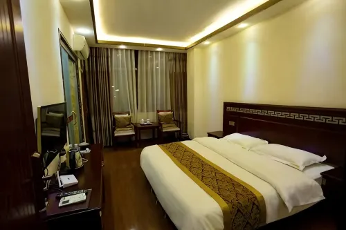 Luoping Dongsheng Holiday Hotel - 2 Sao