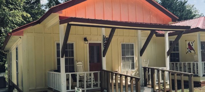 Downtown by Chattahoochee River, sit on front porch as horse and buggy stroll by Hotels in Helen