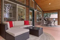 Priest Lake Family Cabin w/ Private Beach Access