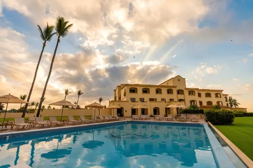 Las Villas Hotel & Golf by Estrella del Mar - sarapan