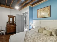 Brown Co, Hot Tub, King Bed, Sleeps 10, Bumper Pool, 5 Smart TVs Firepit, Grill Hotels in Brown County