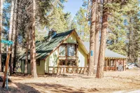 Many Beds! EV Charger! Pets OK! Minutes to Trail of 100 Giants, Sequoias, Rivers