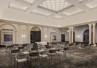 The Queens Hotel - Business