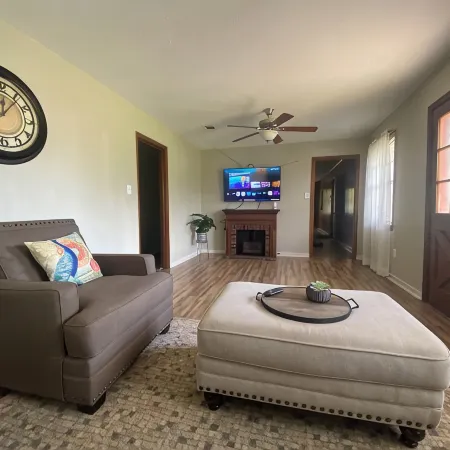 Cozy Peacock House in quiet neighborhood in Jackson