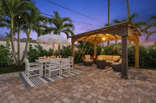 Caloosa Cabana: Heated Pool, Game Room, Putting Green, Fully Rennovated