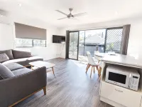 Geelong Holiday Park Hotels near Kardinia Park