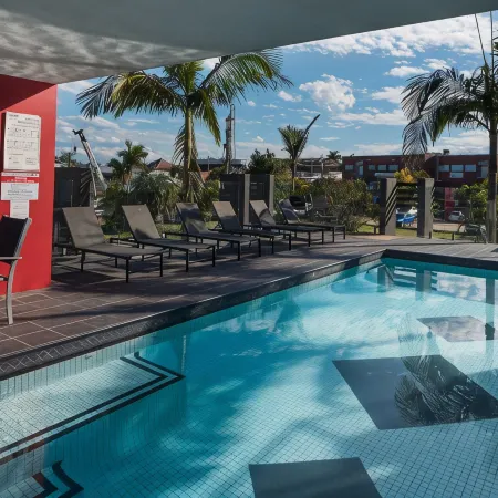 The Chermside Apartments Отели в г. Чермсайд