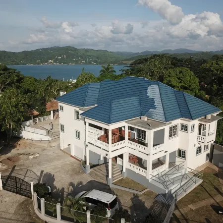 Blue Paloma Bed & Breakfast Отели в г. Лусеа