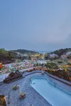 Kolon Hotel - С бассейном