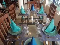 Blackwood Hotel and view bungalow - فطور