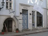 CRU Hotel - Airport Shuttle