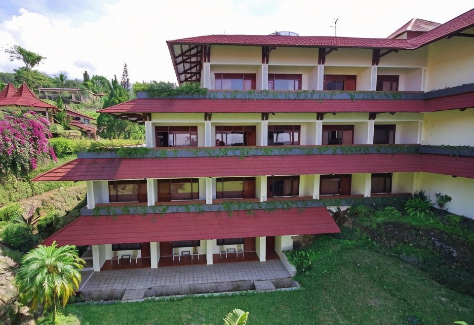 Queen Garden Hotel & Apartment - Housity