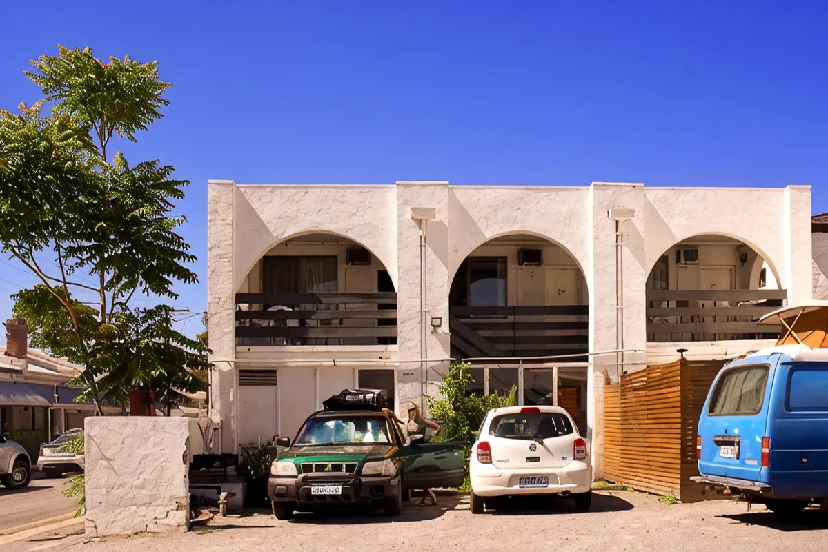 Adelaide Travellers Inn Backpackers Hostel
