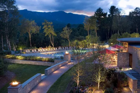 Topnotch Resort