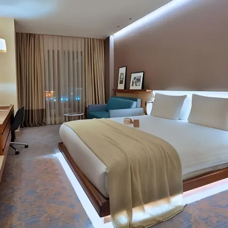 Jiayuan Business Hotel (Puyang Daqing Road Third Senior High School)