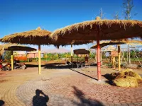 Seven-Color Danxia  Star Sky Tent Hotel - Hot Tub
