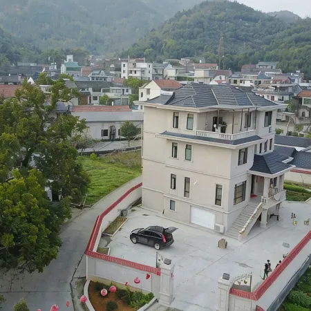 Wu Xie scenic area grenn house in east dock