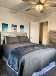 Cozy Bungalow 3Bdrm, 2.5ba, Courtyard