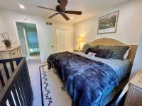 Mountain Chalet on Golf Course with Beautiful Views - Parvekkeita