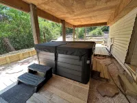Spacious 3BR/3BA Beach House on Quiet Wooded Lot – Minutes from the Ocean - Homestays