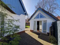 BEAUTIFULLY FURNISHED HOLIDAY HOUSE FOR 4 PEOPLE WITH SEPERATE SAUNA HOUSE - بيت ضيافة
