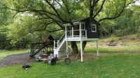 Little Miami Riverfront 3-bedroom house one bedroom in a tree house. - 4-Star