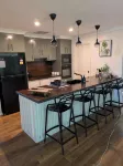 On the Park-Modern 4 Bedroom 3 living Area Home 100m to Parks a& Shopping Centre - boutique