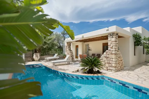 Villa Paradisos 1 with private pool, wireless, satellite TV,  in a quiet idyll