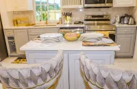 Cozy Luxury Hideaway With Free Wifi,Parking,Swimming Pool&Jacuzzi Near Negril 1b - Homestays