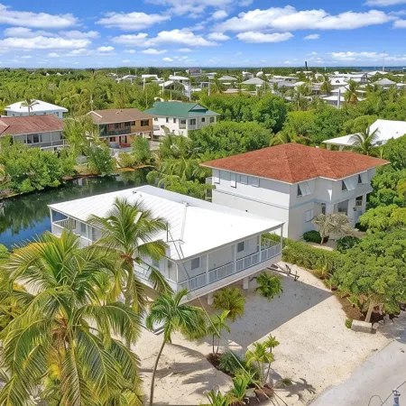 House in Islamorada, in exclusive Venetian Shores.