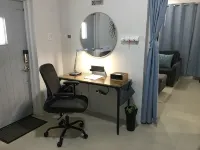 Rest/Work 1 Bedroom EnSuite, Free Parking on Property, 10 Mins by Car to Warrens - Bintang 2