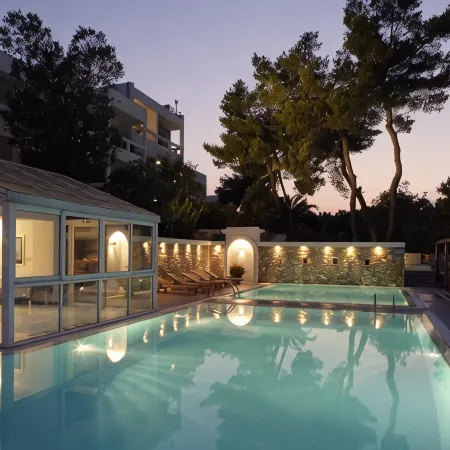 Cape Kanapitsa Hotel & Suites