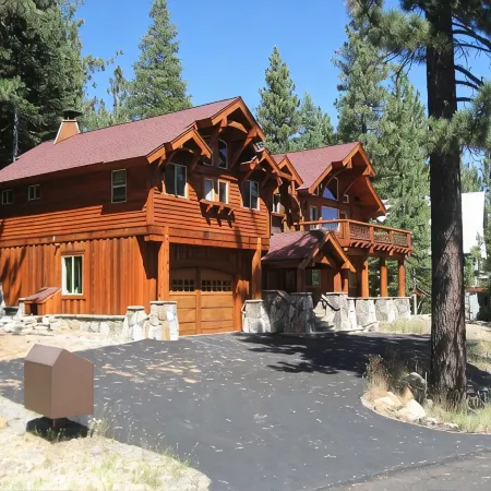 Tahoe Ski Lodge WiFi, hot-tub sleeps 12