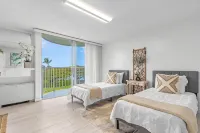 Amazing Ocean & Park Views -  Pool & AC