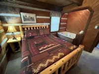 Emerald Woods 2 bedroom 2 bath Sleeping 6 in the Heart of Pigeon Forge - Chalets