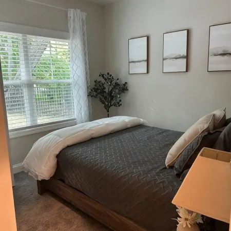 FALL GETAWAY! Our 'Hideaway Home' is a charming 3BR/2BA in Lake Arrowhead, GA.