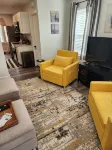 Cozy updated 2-bedroom Apt. close to shopping, restaurants, 2 miles to beaches. - Apartments