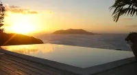 Stylish, Secluded Villa with Pool, Hot tub and Stunning Views - 빌라