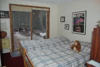 Two Bedroom Chalet, Charming, Quiet, River Front - Chalets