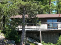 Soaring Views from the Hilltop Cabin, Boat Access Only Hotele w: Crane Lake Township
